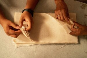 Mengenal Karakteristik Bahan Terbaik untuk Baju Safari