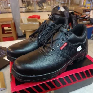 sepatu safety low cut